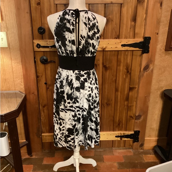 R & M Richards little party dress embellished size 8 Petite - Picture 2 of 4